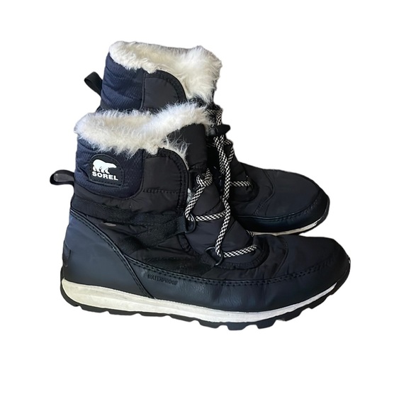 Sorel waterproof faux fur lined winter short boots - Picture 1 of 7